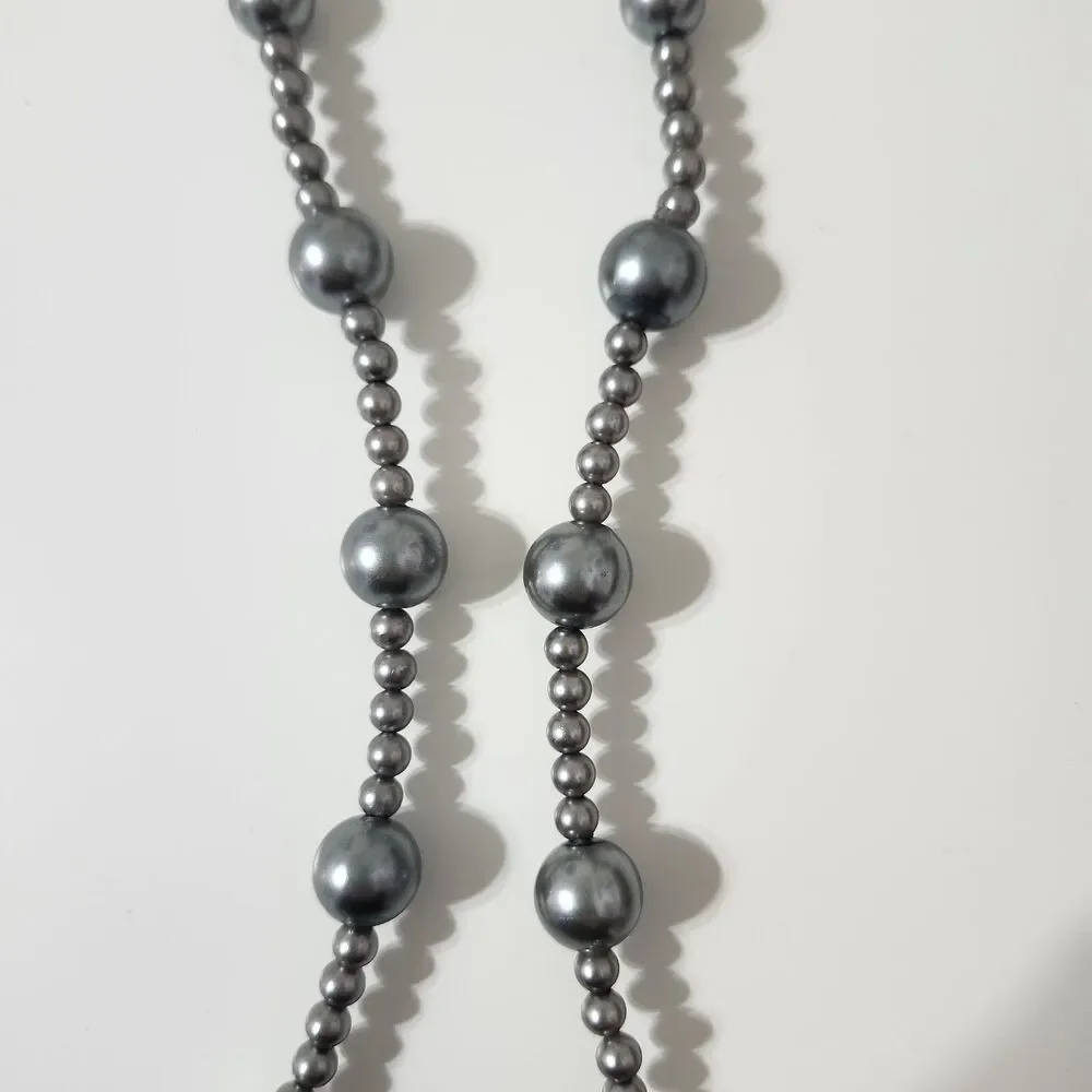 Gray Round Beaded Twist Lock Barrel Necklace Graduated Long Silver Tone